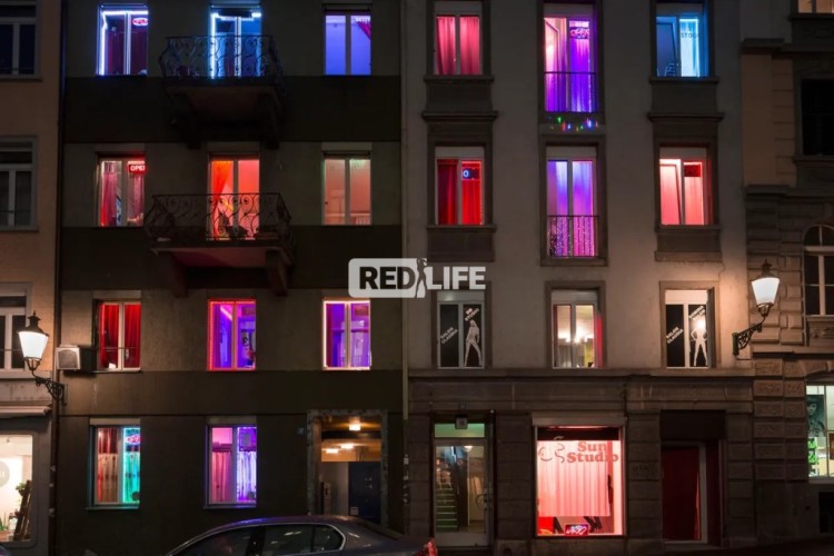 Laufhaus Zurich street work Window