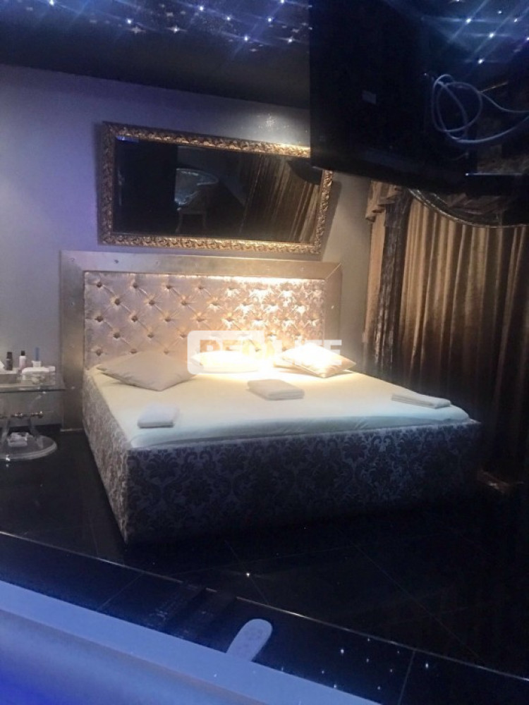 Bellaroma elite studio escort job