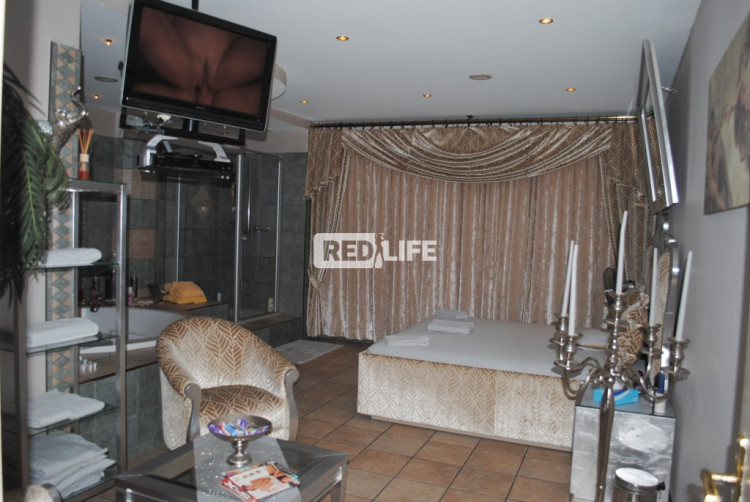 Bellaroma elite studio escort job